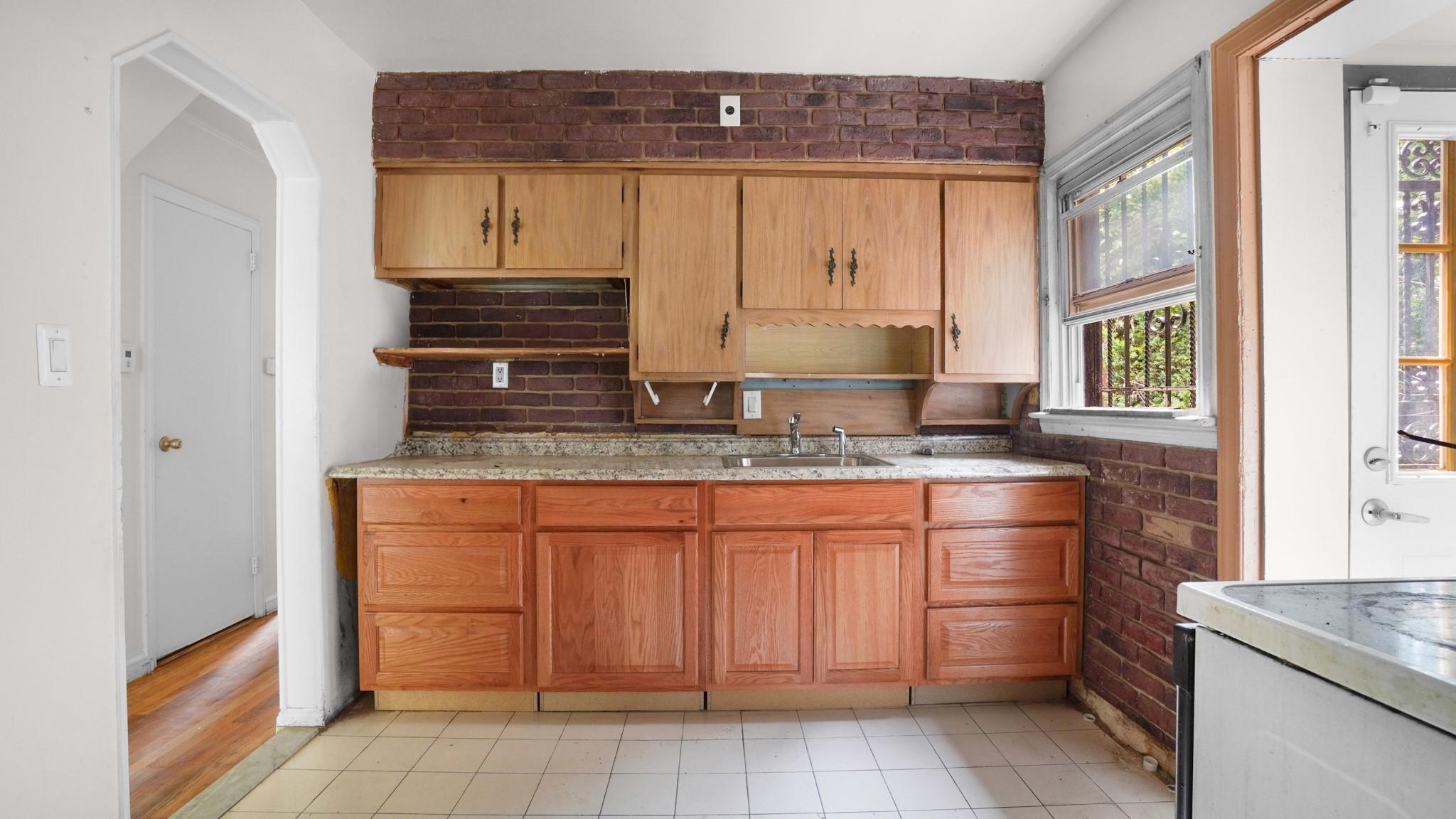 #8 photo, 89-48 196th Street, クイーンズ区 Jamaica , NY 11423