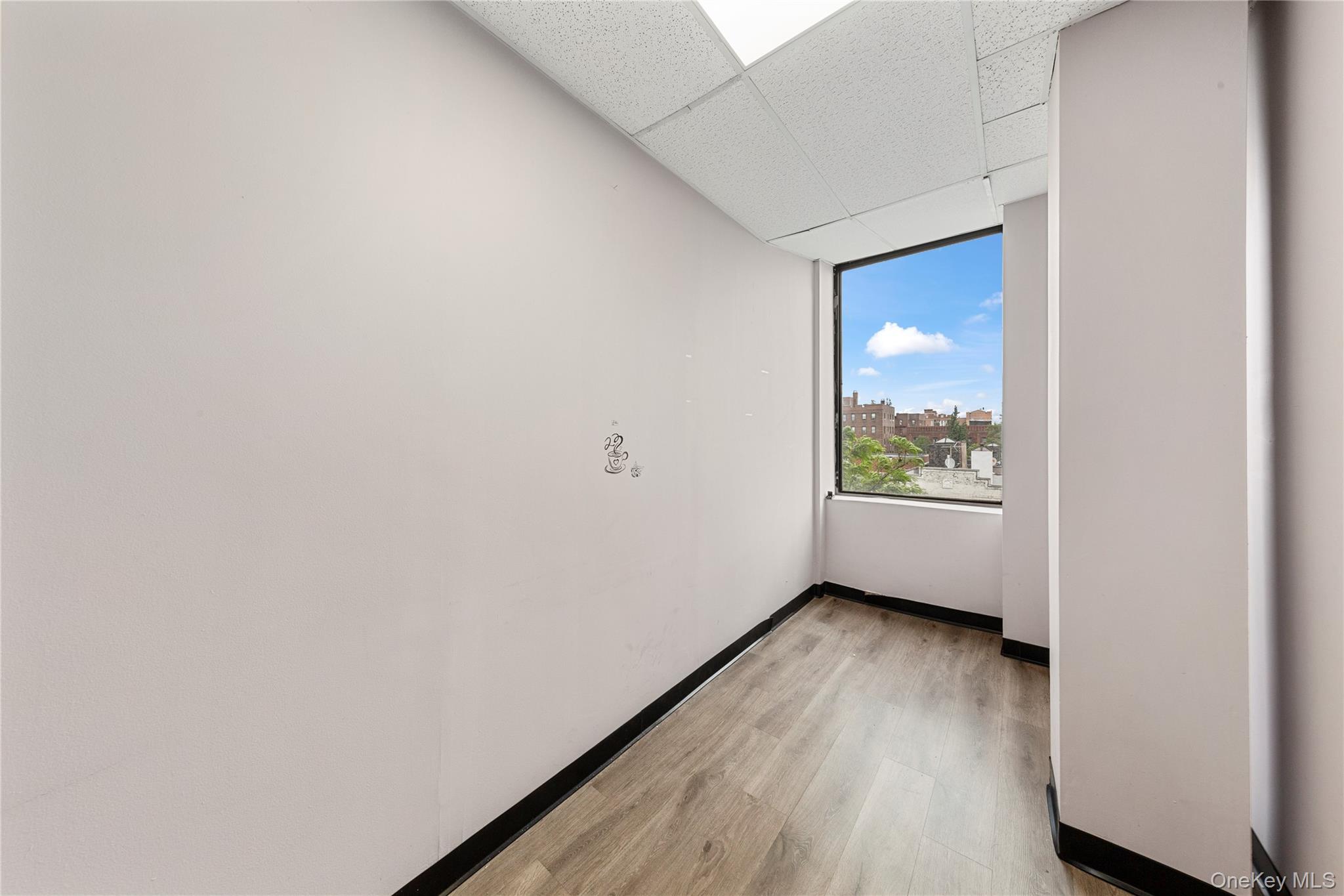 #4 photo, 37-20 74th Street, クイーンズ区 Jackson Heights , NY 11372