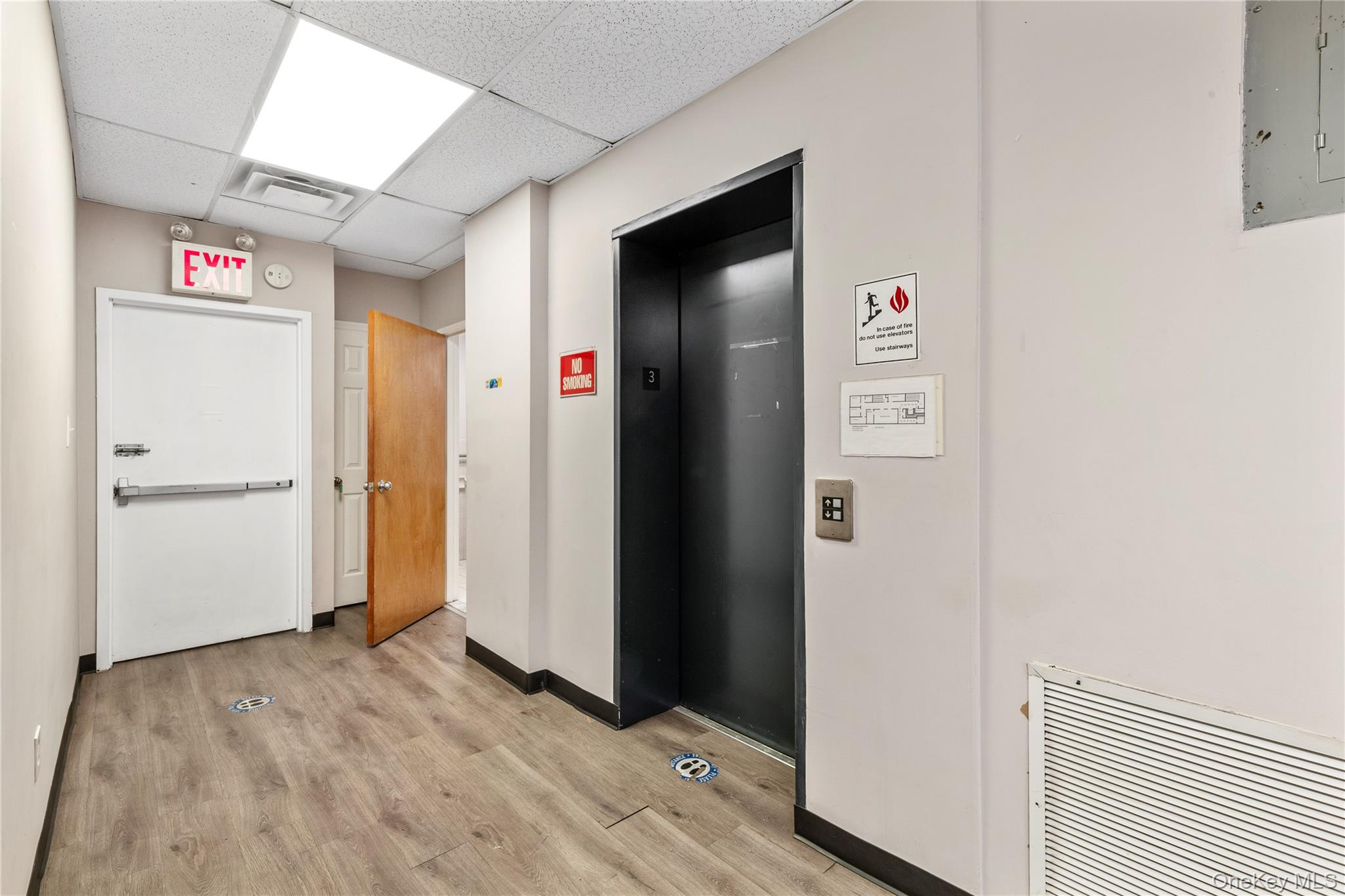 #9 photo, 37-20 74th Street, クイーンズ区 Jackson Heights , NY 11372