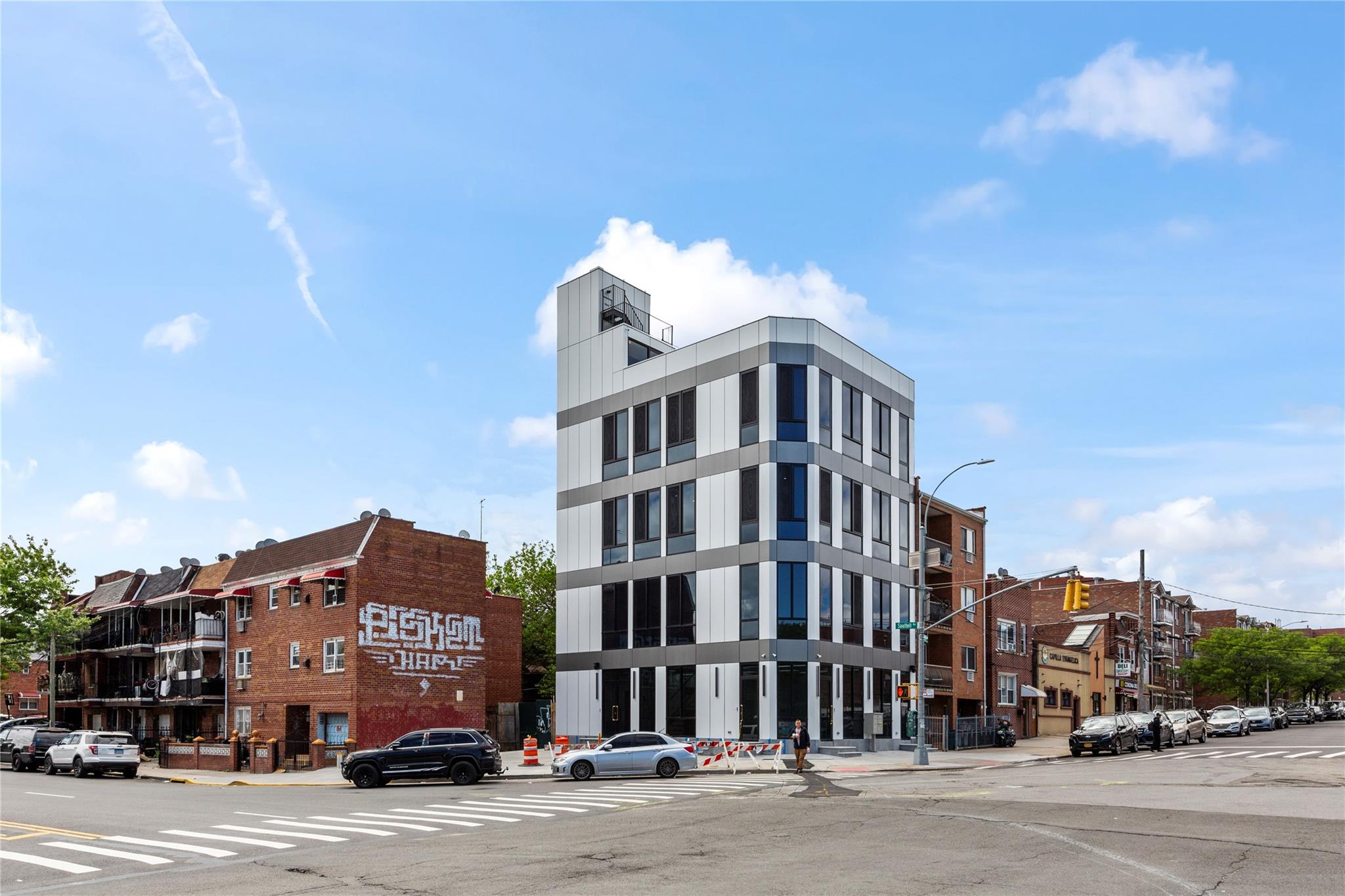 #15 photo, 110-72 Corona Avenue, クイーンズ区 Corona , NY 11368