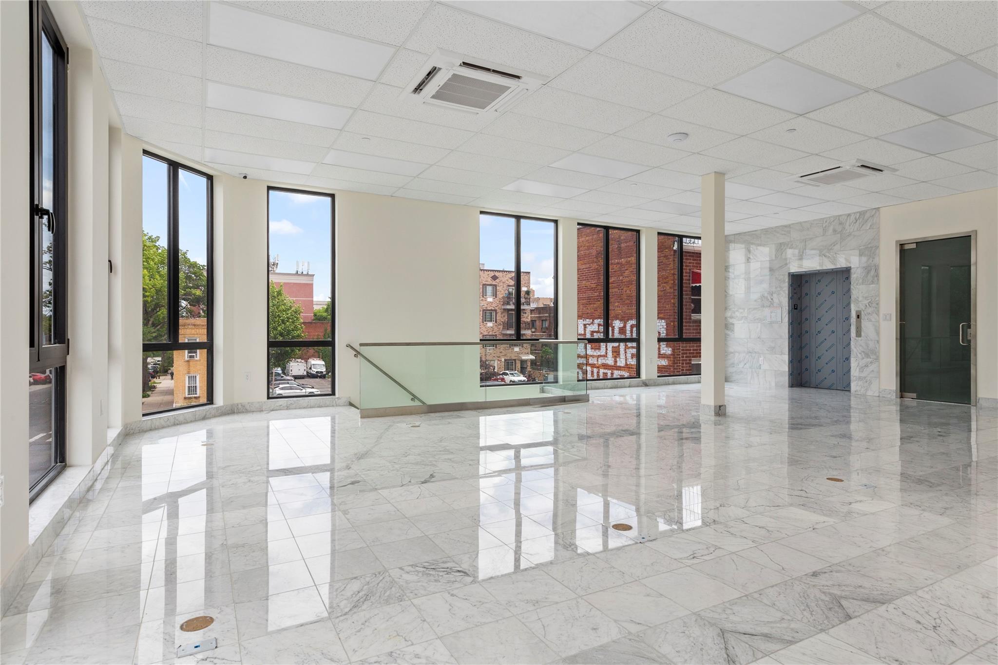 #4 photo, 110-72 Corona Avenue, クイーンズ区 Corona , NY 11368