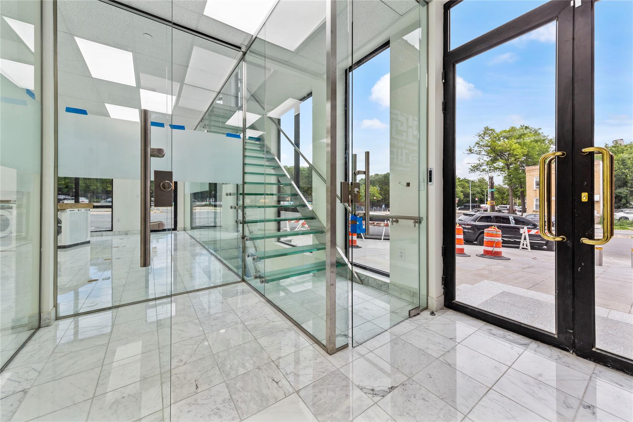 #5 photo, 110-72 Corona Avenue, クイーンズ区 Corona , NY 11368