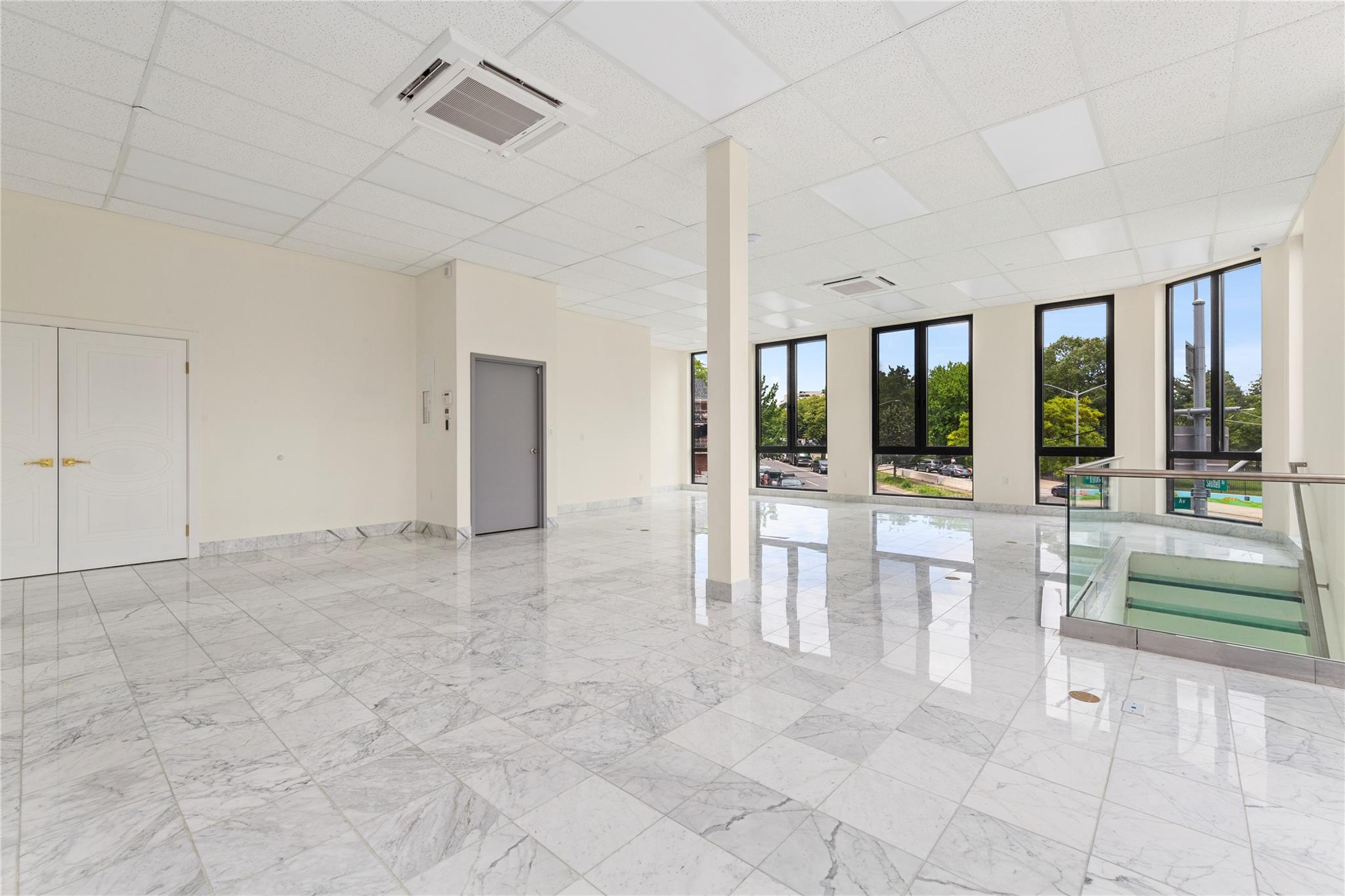 #6 photo, 110-72 Corona Avenue, クイーンズ区 Corona , NY 11368