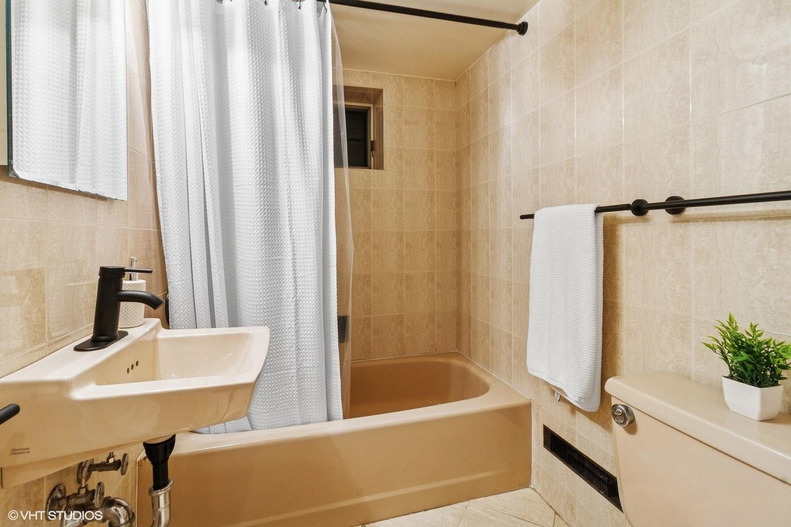 #15 photo, 1325 Stoneybrook Avenue, Mamaroneck , NY 10543