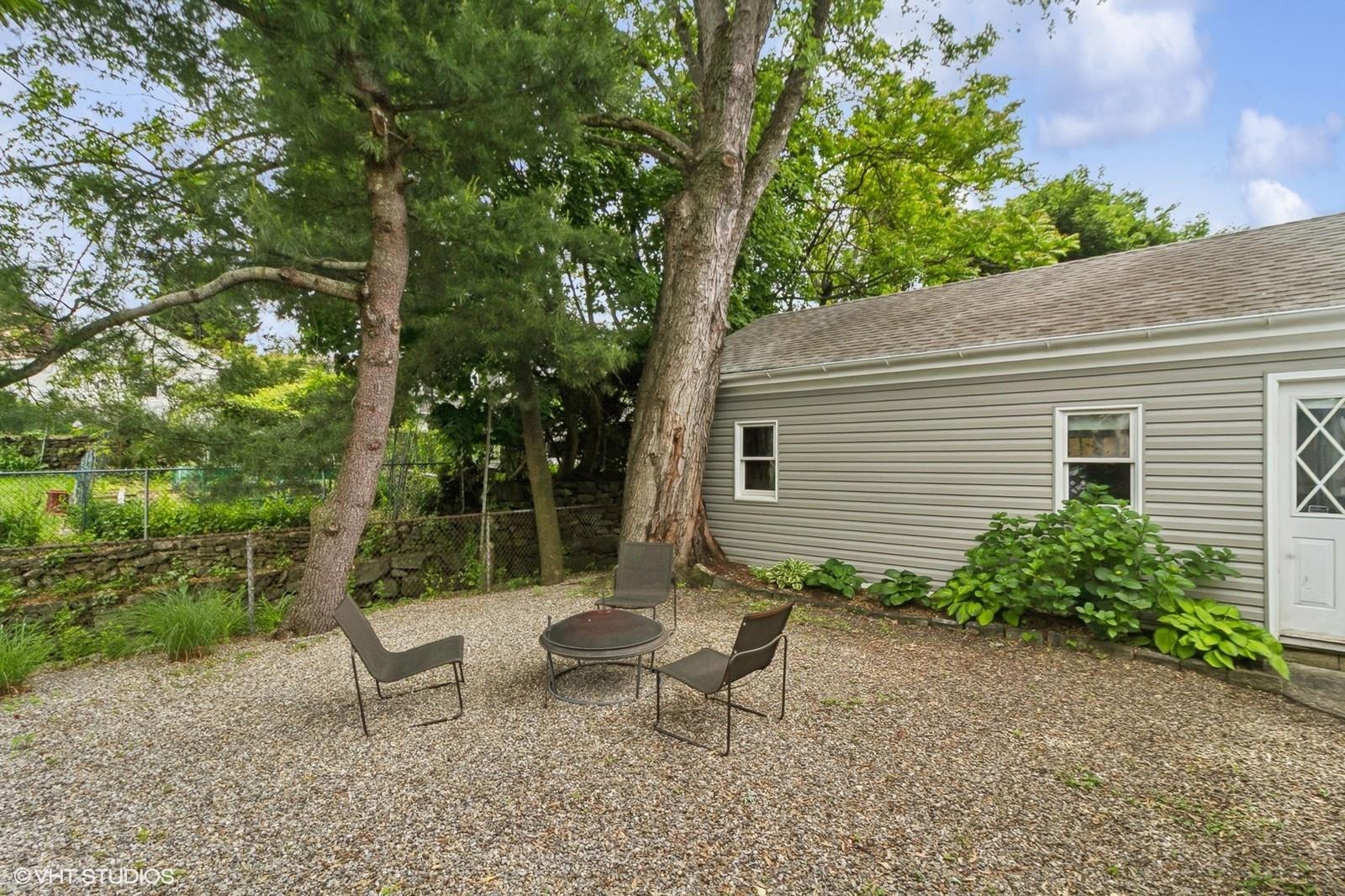 #19 photo, 1325 Stoneybrook Avenue, Mamaroneck , NY 10543