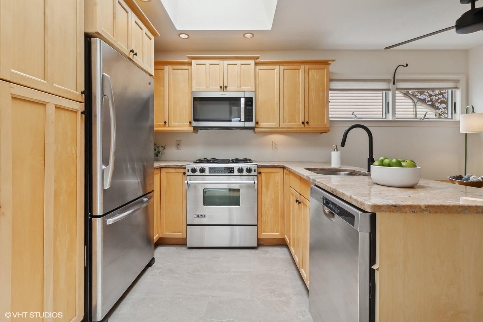 #6 photo, 1325 Stoneybrook Avenue, Mamaroneck , NY 10543