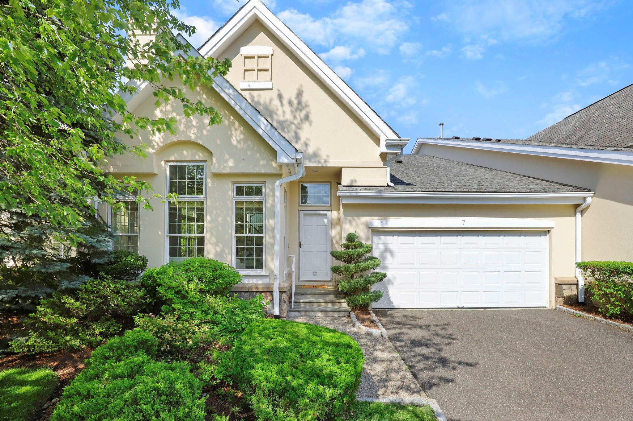 #1 photo, 7 Doral Greens Drive, Rye Brook , NY 10573