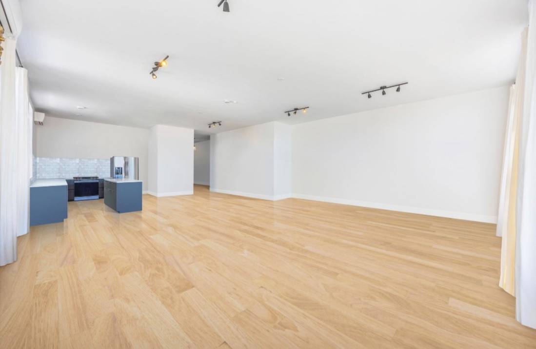 #3 photo, 21-01 College Point Boulevard, クイーンズ区 College Point , NY 11356