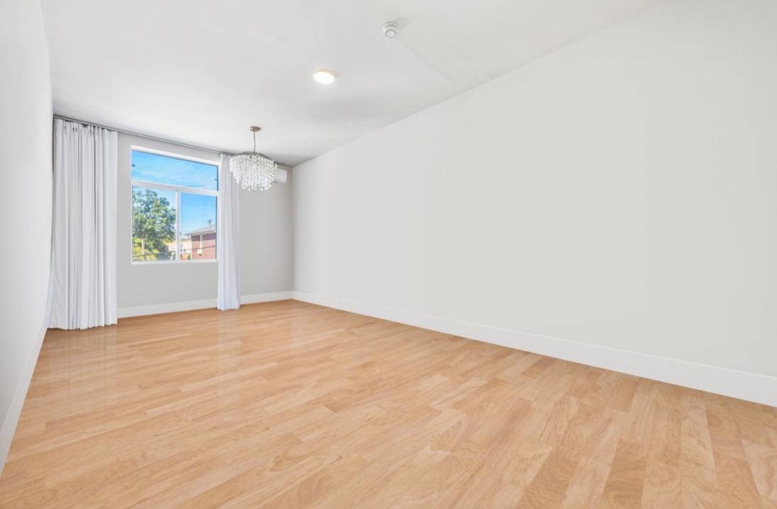 #5 photo, 21-01 College Point Boulevard, クイーンズ区 College Point , NY 11356