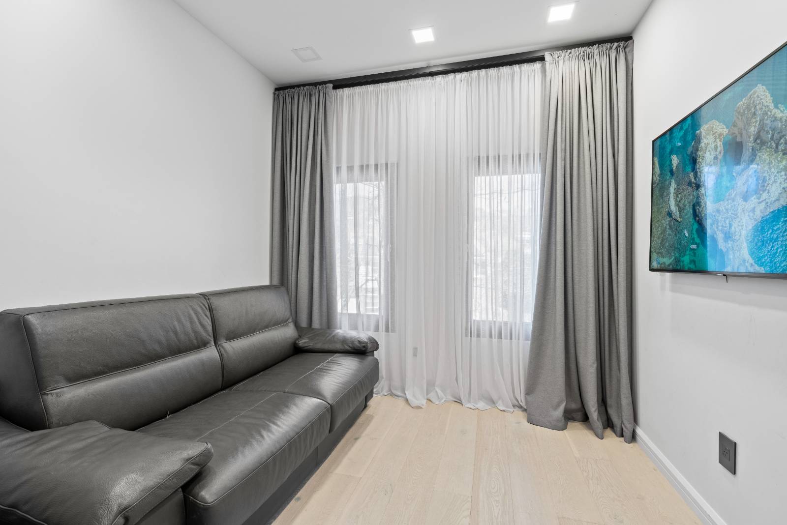 #29 photo, 28 Ridge Ave, Staten Island , NY 10304