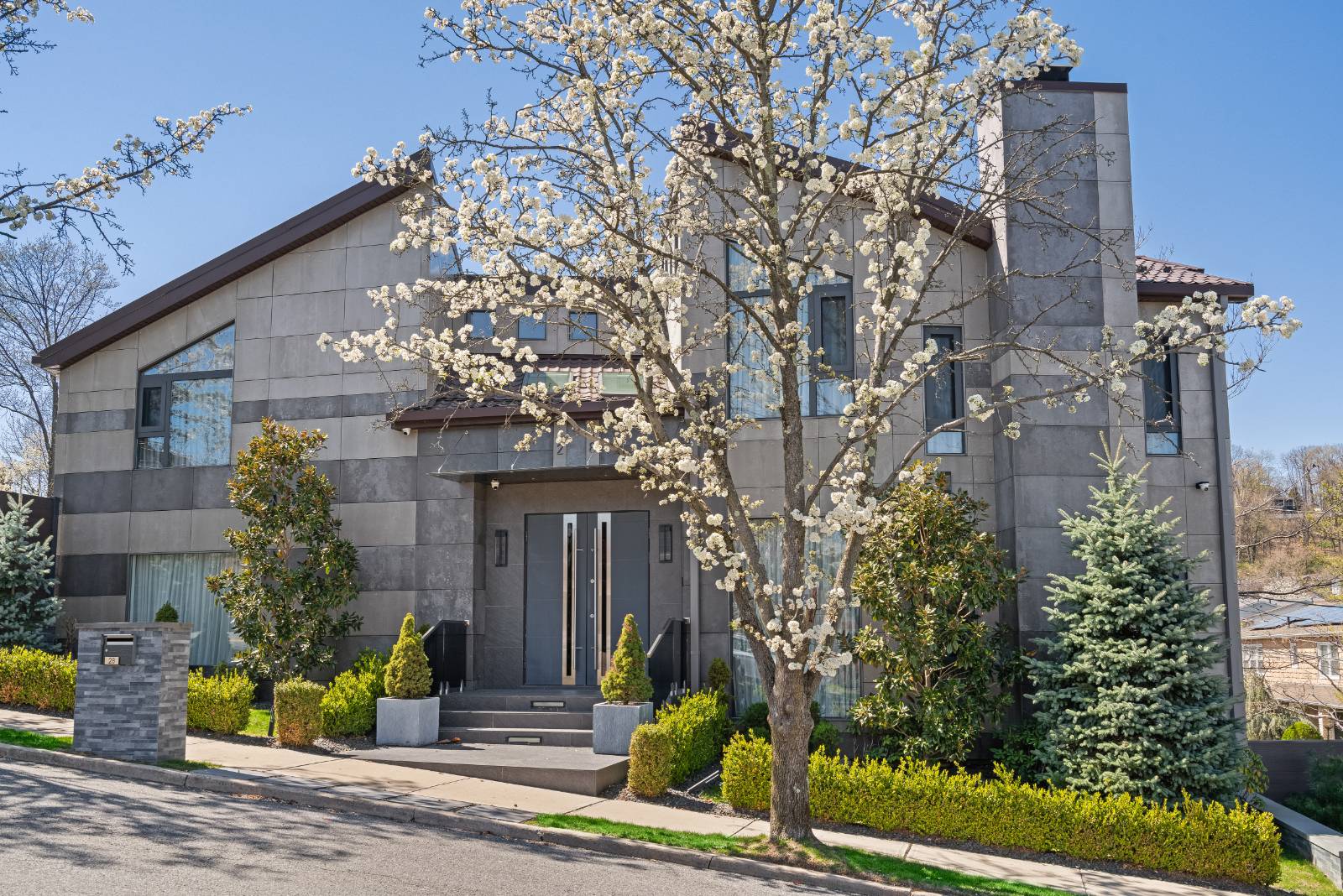 #3 photo, 28 Ridge Ave, Staten Island , NY 10304