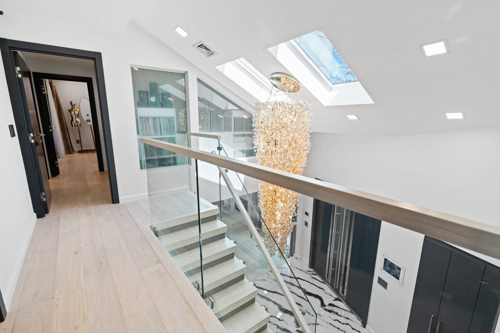 #31 photo, 28 Ridge Ave, Staten Island , NY 10304