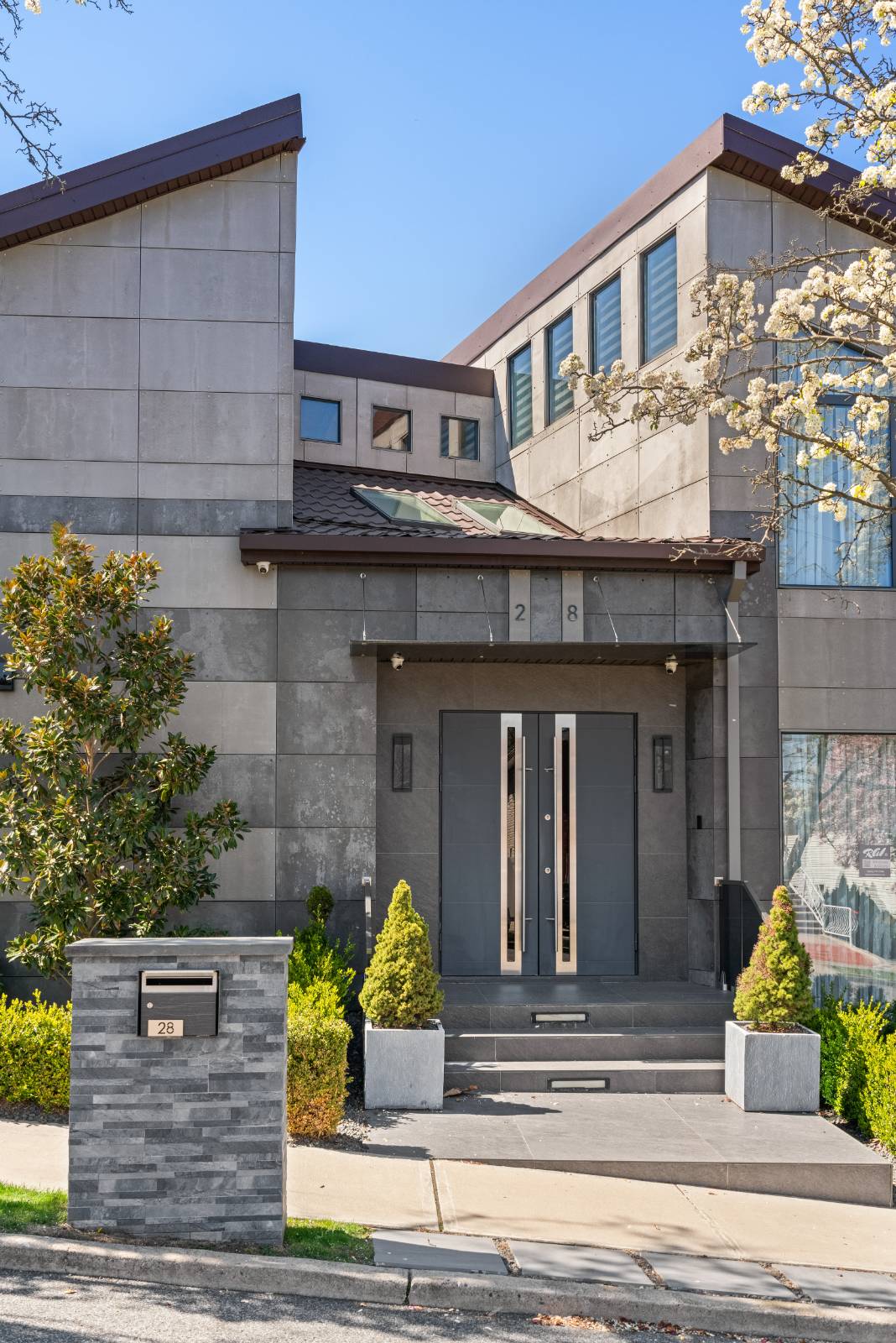 #4 photo, 28 Ridge Ave, Staten Island , NY 10304