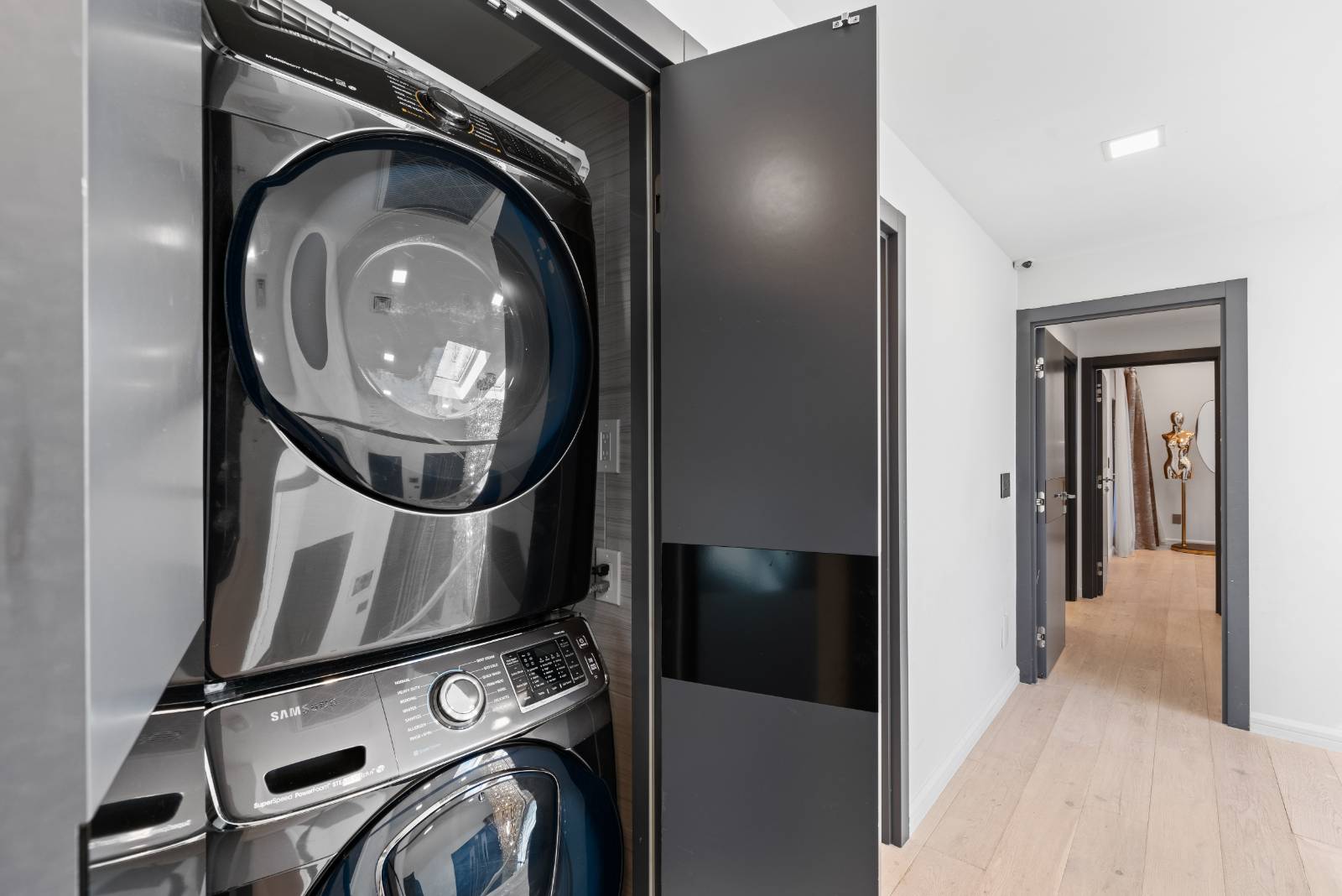 #43 photo, 28 Ridge Ave, Staten Island , NY 10304