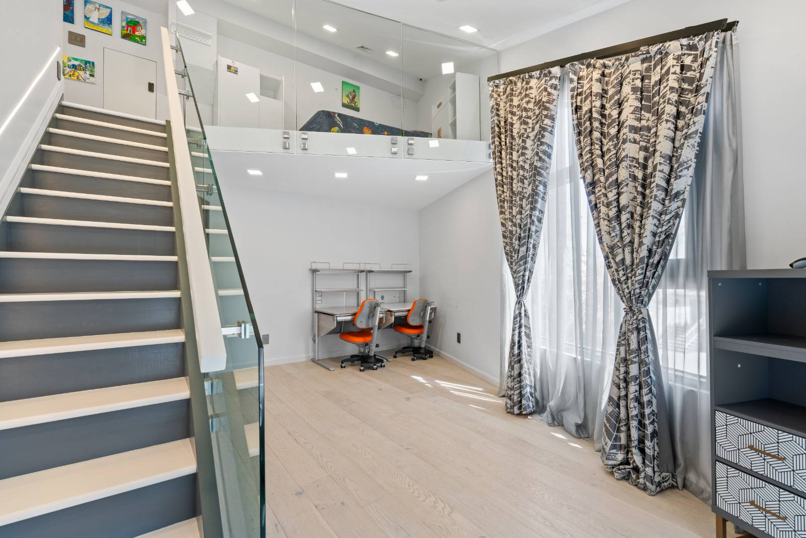 #44 photo, 28 Ridge Ave, Staten Island , NY 10304