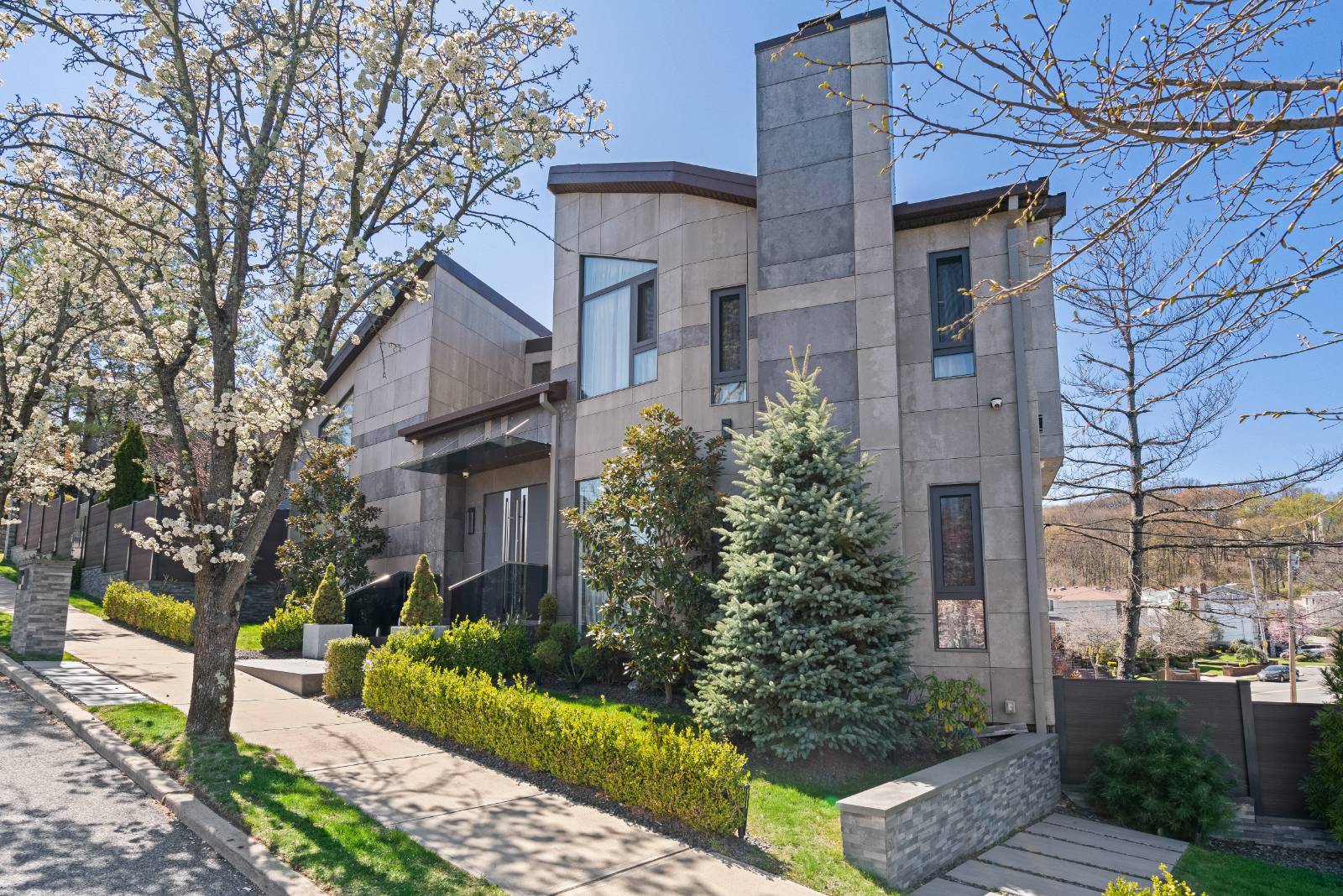 #5 photo, 28 Ridge Ave, Staten Island , NY 10304