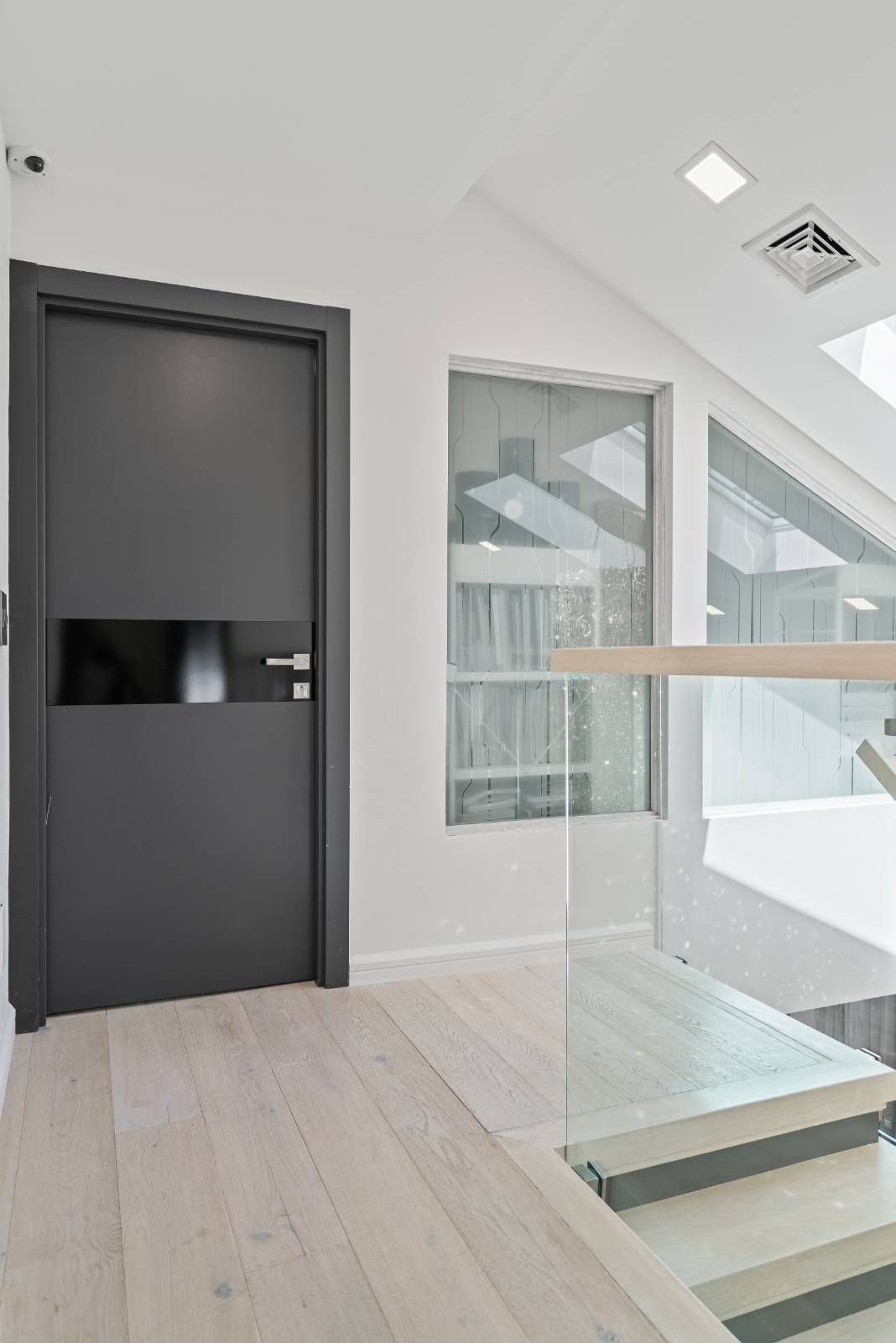 #53 photo, 28 Ridge Ave, Staten Island , NY 10304