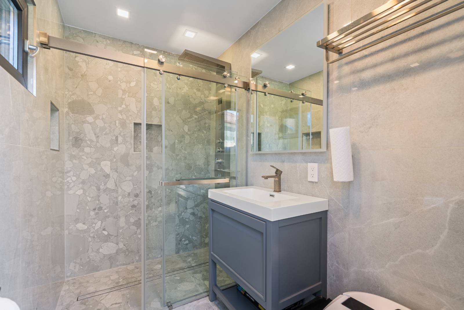 #78 photo, 28 Ridge Ave, Staten Island , NY 10304