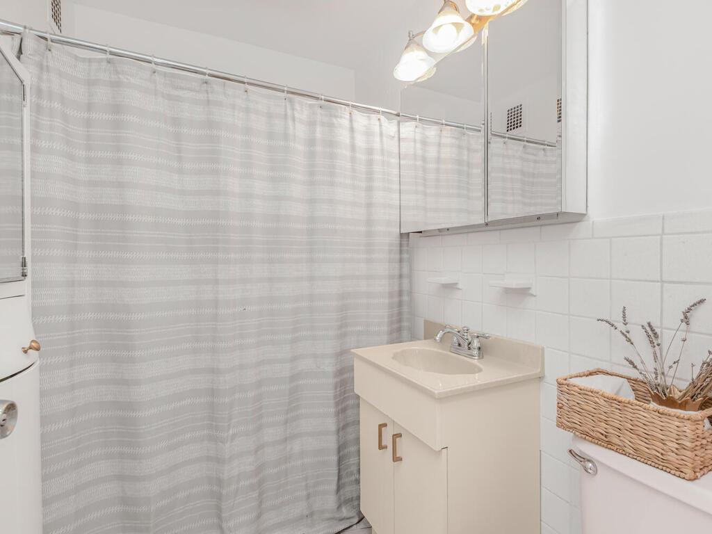 #11 photo, 555 Kappock Street, Bronx , NY 10463