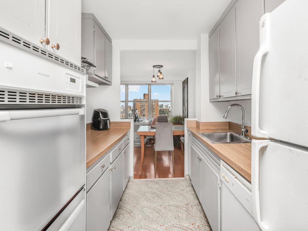 #5 photo, 555 Kappock Street, Bronx , NY 10463