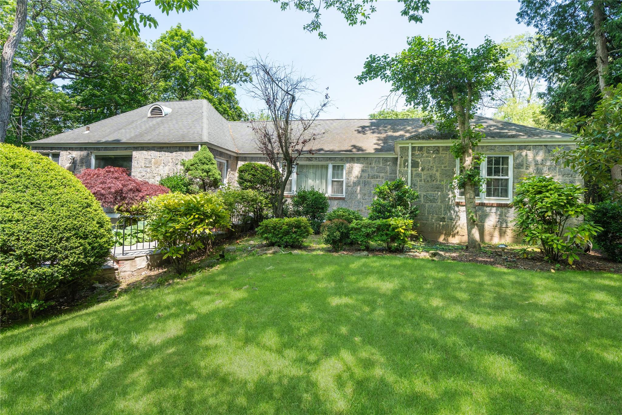 #2 photo, 49 The Birches, ナッソー郡 Roslyn Estates , NY 11576