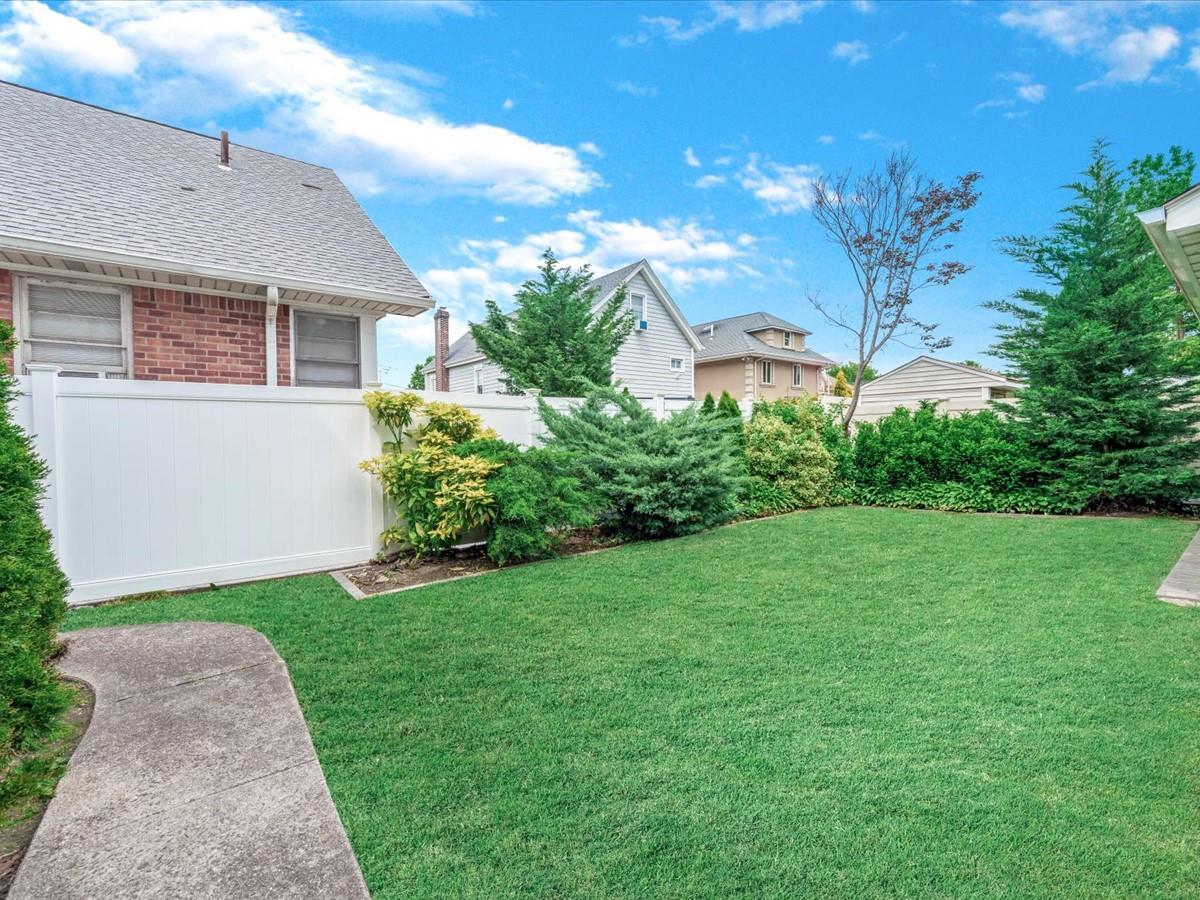 #18 photo, 13-11 154th Street, クイーンズ区 Beechhurst , NY 11357