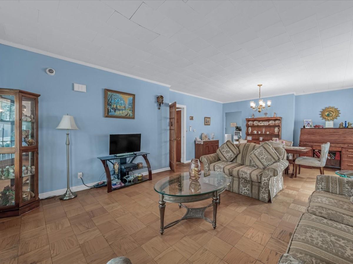 #4 photo, 13-11 154th Street, クイーンズ区 Beechhurst , NY 11357