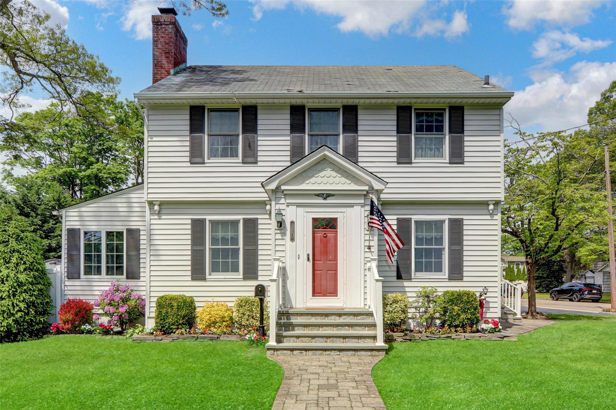 #1 photo, 170 Little East Neck Road, Babylon , NY 11702