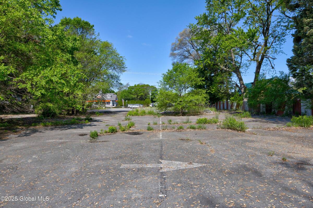 #12 photo, 183-185 Church Avenue, Ballston , NY 12020