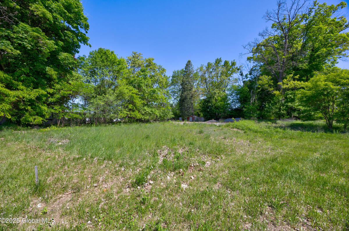 #19 photo, 183-185 Church Avenue, Ballston , NY 12020