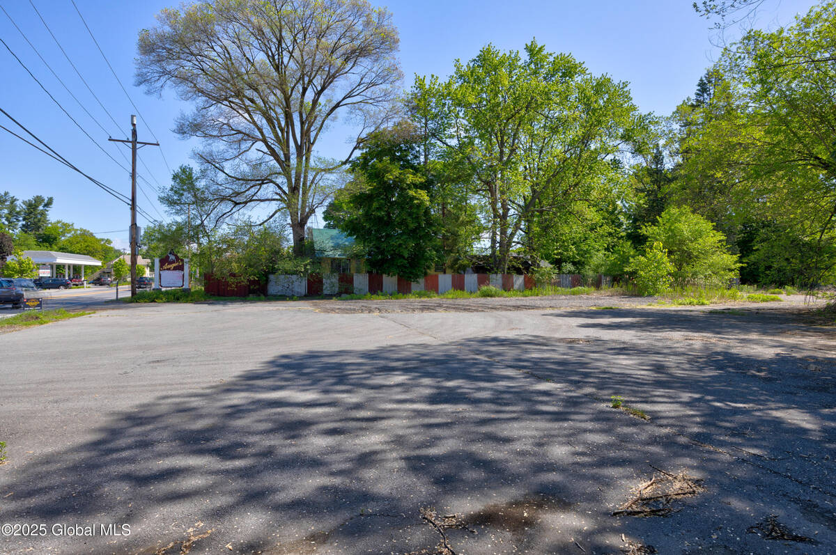 #3 photo, 183-185 Church Avenue, Ballston , NY 12020