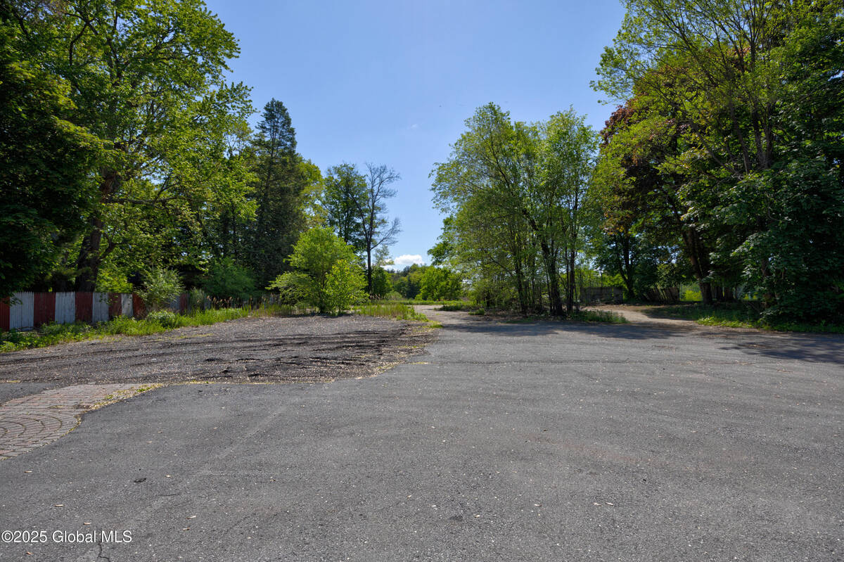 #9 photo, 183-185 Church Avenue, Ballston , NY 12020