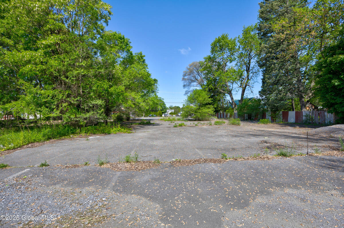 #11 photo, 183-185 Church Avenue, Ballston , NY 12020