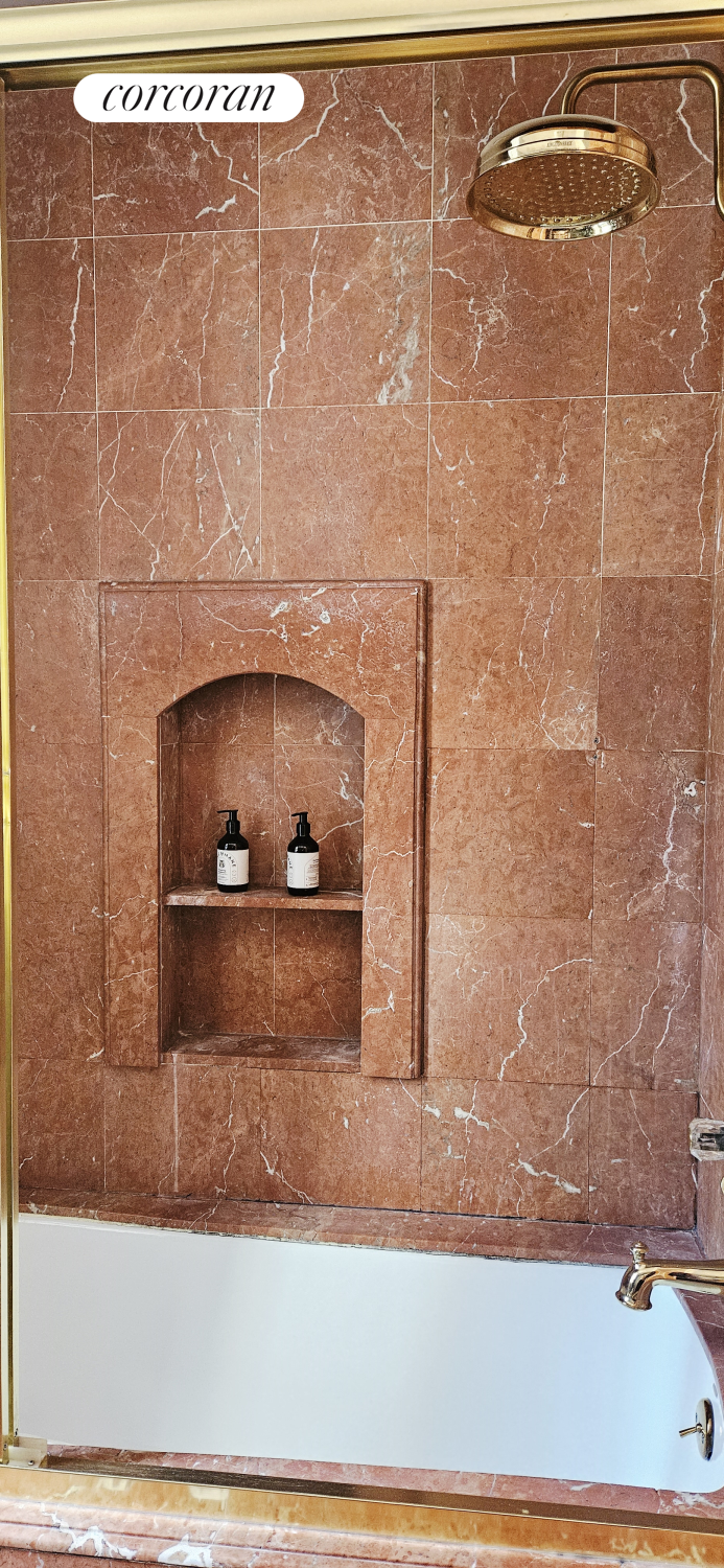 #9 photo, 205 W 57TH Street, マンハッタン Central Park South , NY 10019