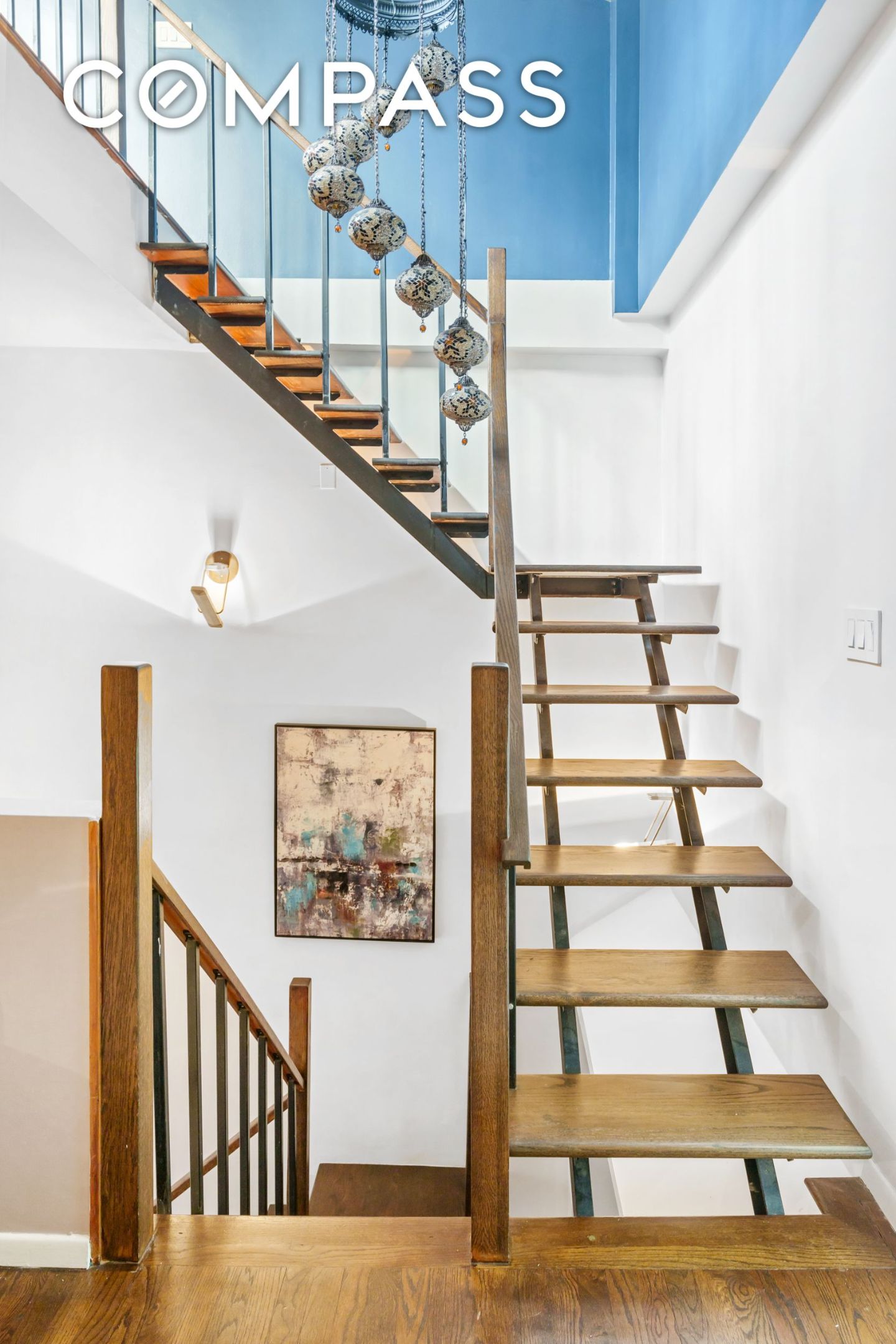 #9 photo, 214 E 9th Street, マンハッタン East Village , NY 10003