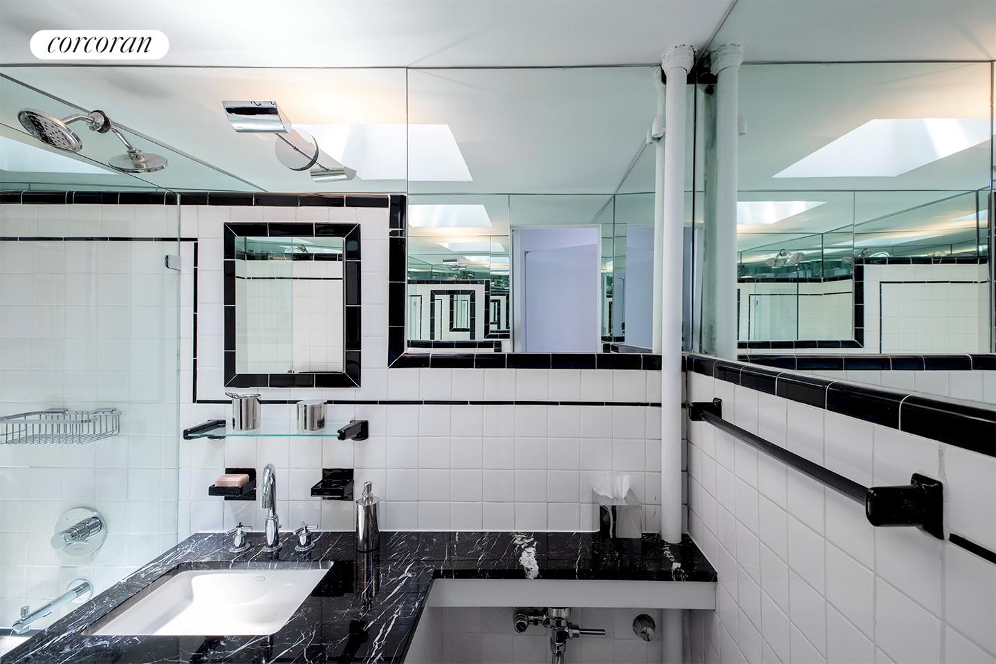 #10 photo, 240 E 24TH Street, マンハッタン Kips Bay , NY 10010