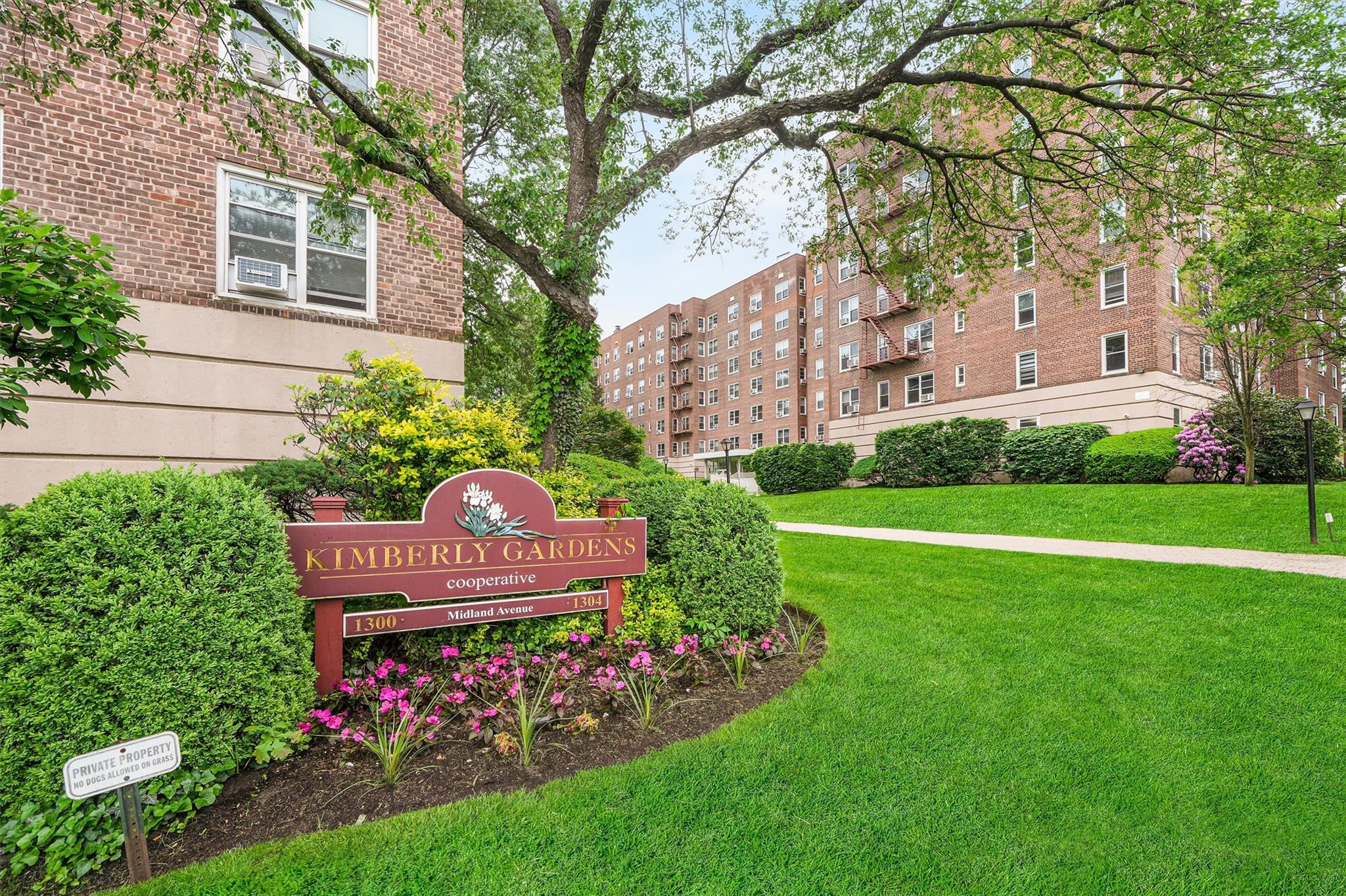 #2 photo, 1304 Midland Avenue, 紐約州 Yonkers , NY 10704