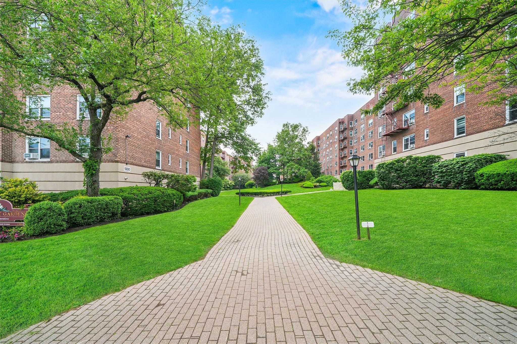 #20 photo, 1304 Midland Avenue, 紐約州 Yonkers , NY 10704