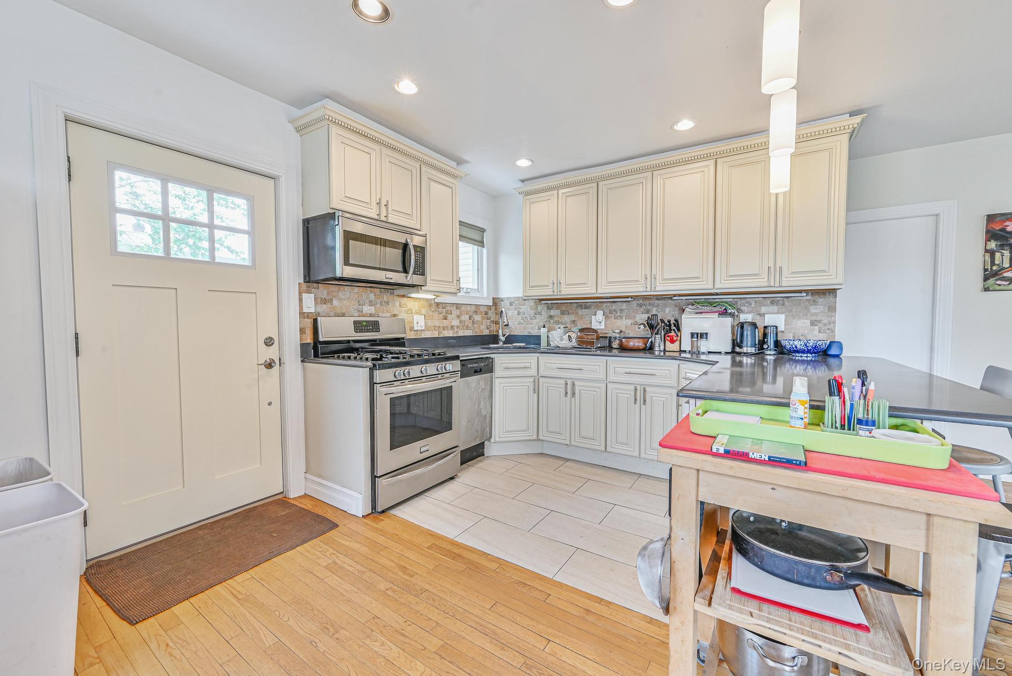 #6 photo, 351 Beach 87th Street, Rockaway Beach , NY 11693