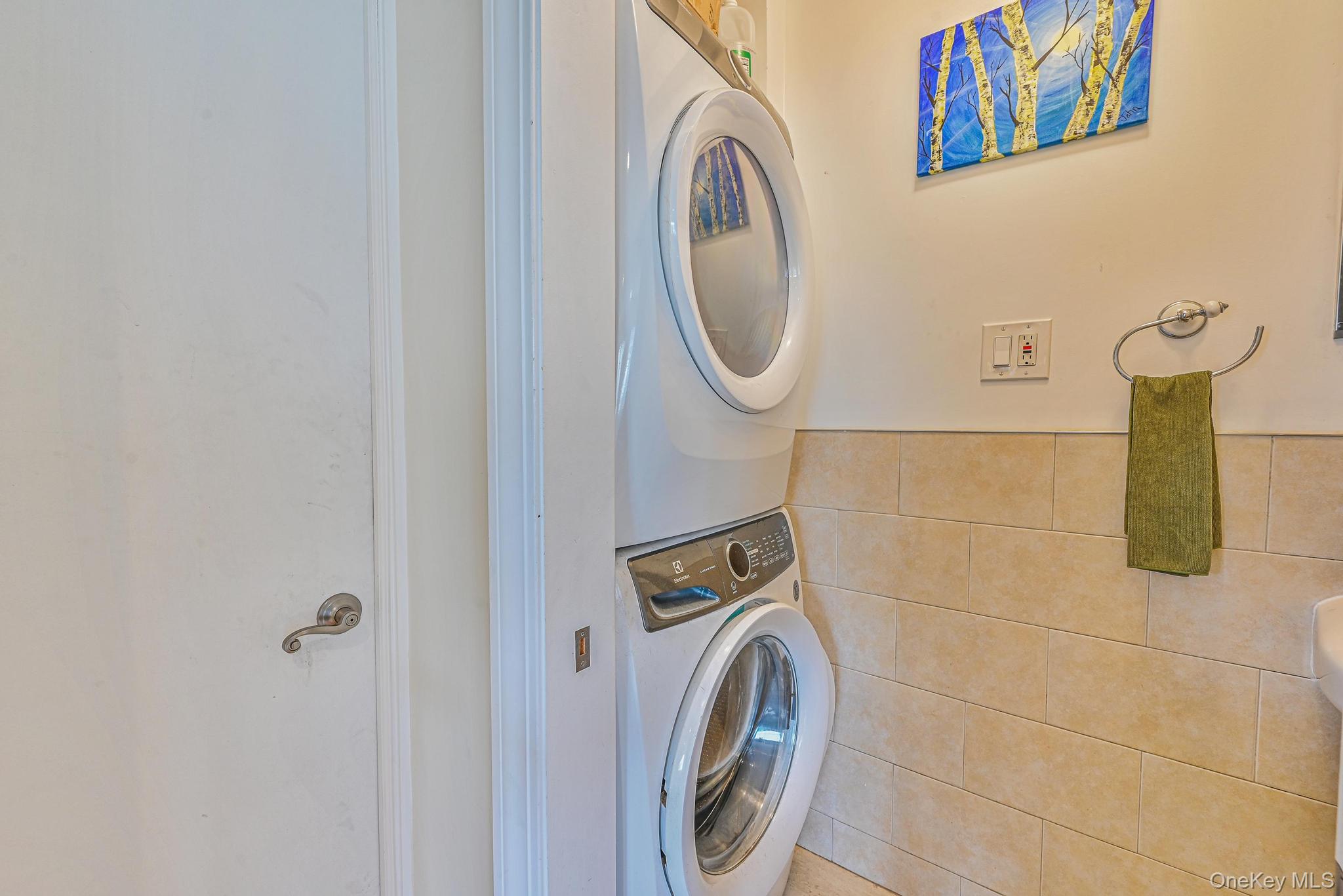 #7 photo, 351 Beach 87th Street, Rockaway Beach , NY 11693