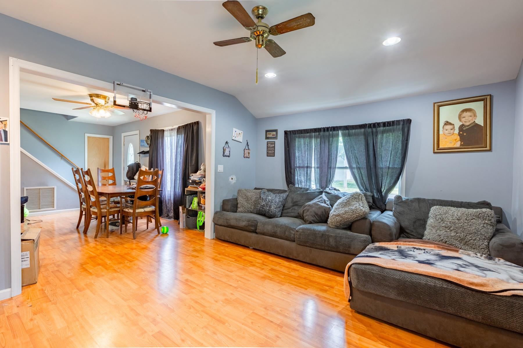 #9 photo, 1340 Lombardy Boulevard, Bay Shore , NY 11706