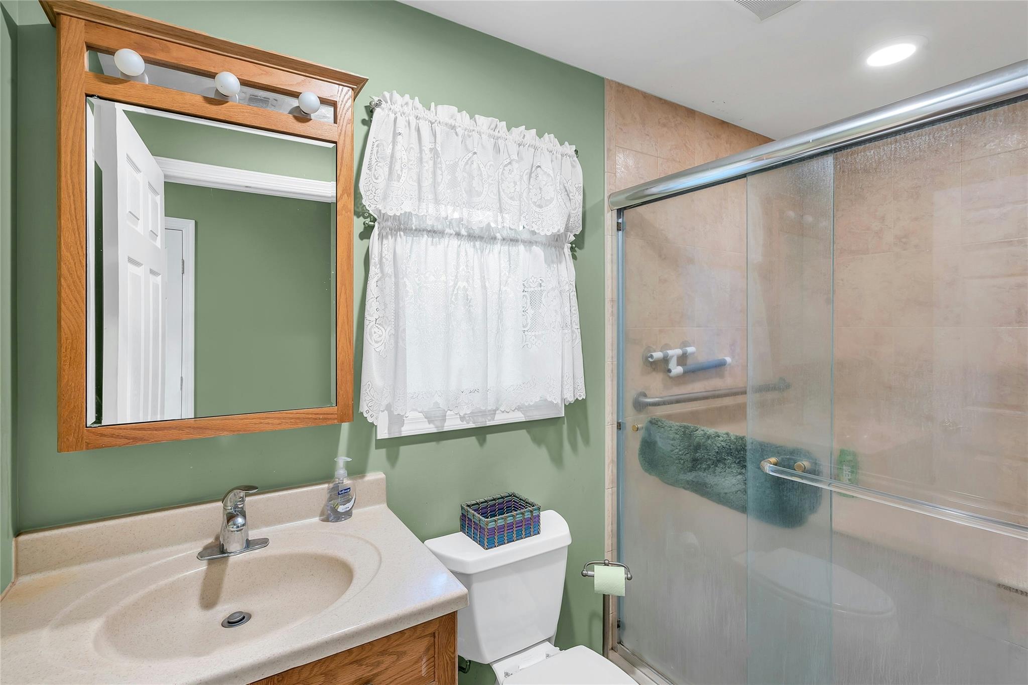 #12 photo, 105 Browns Road, サフォーク郡 Nesconset , NY 11767