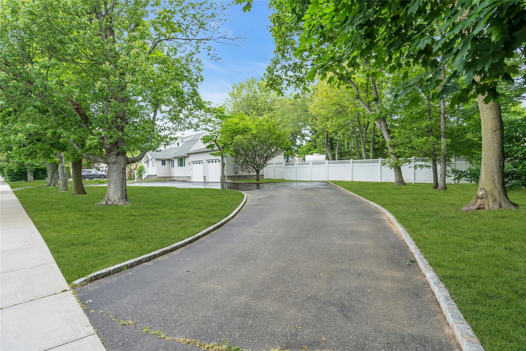 #3 photo, 105 Browns Road, サフォーク郡 Nesconset , NY 11767