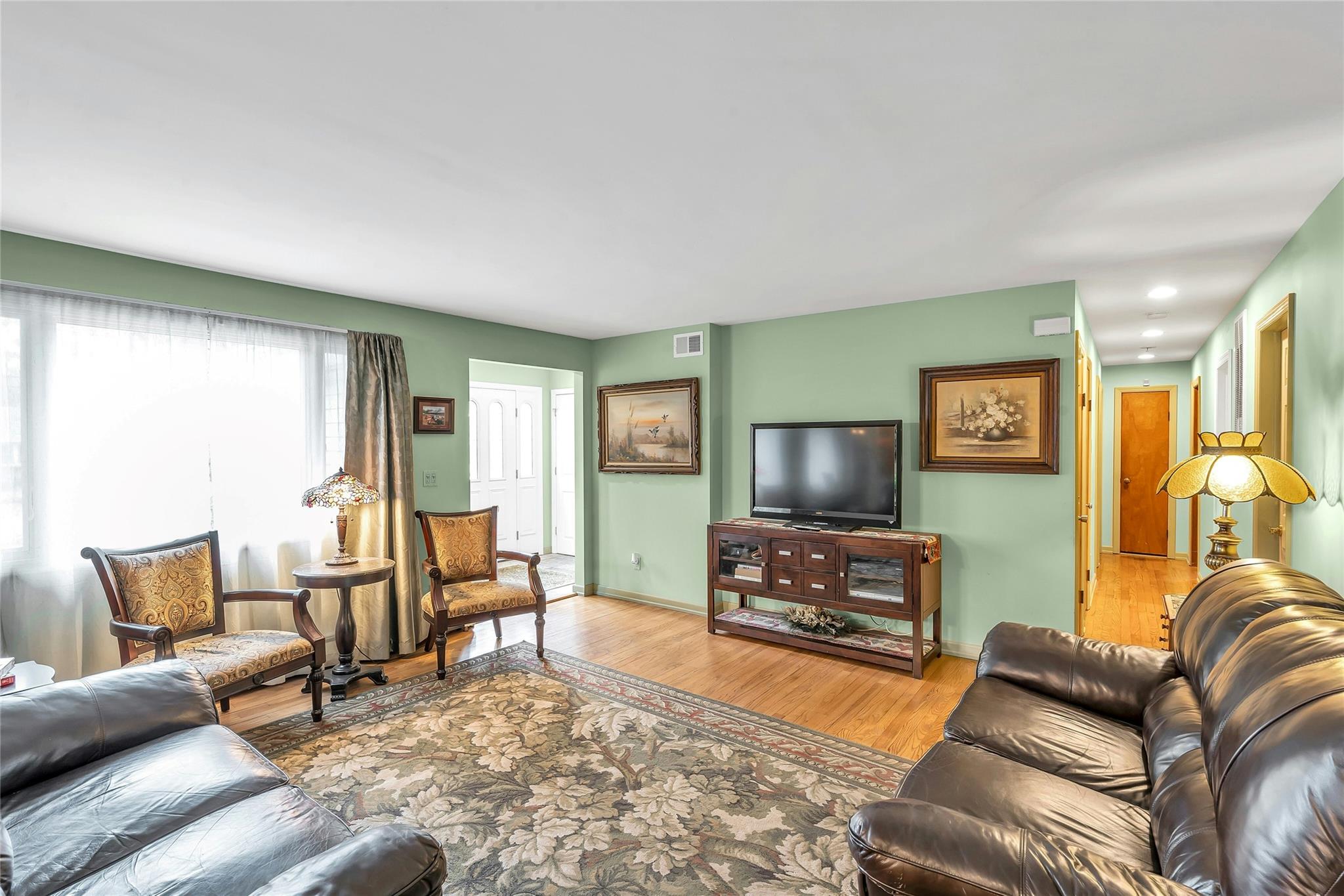 #5 photo, 105 Browns Road, サフォーク郡 Nesconset , NY 11767