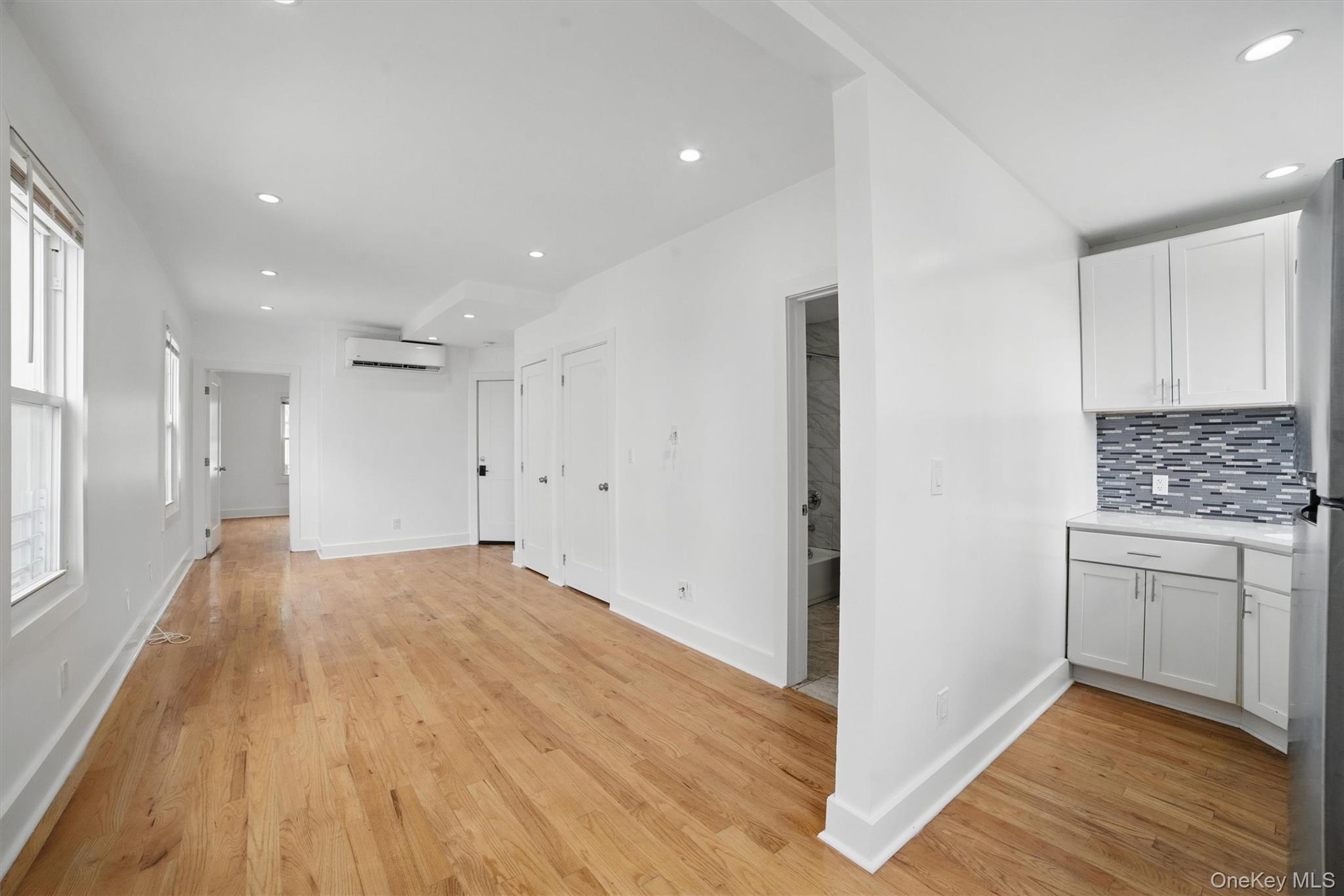 #17 photo, 31 Van Cortlandt Park Avenue, Yonkers , NY 10701