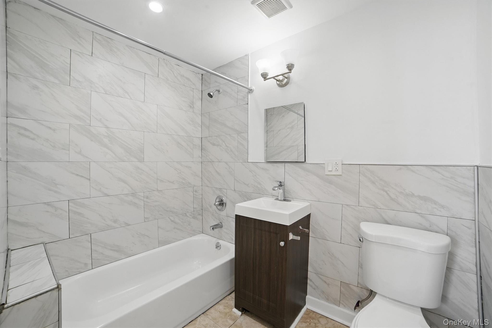 #20 photo, 31 Van Cortlandt Park Avenue, Yonkers , NY 10701