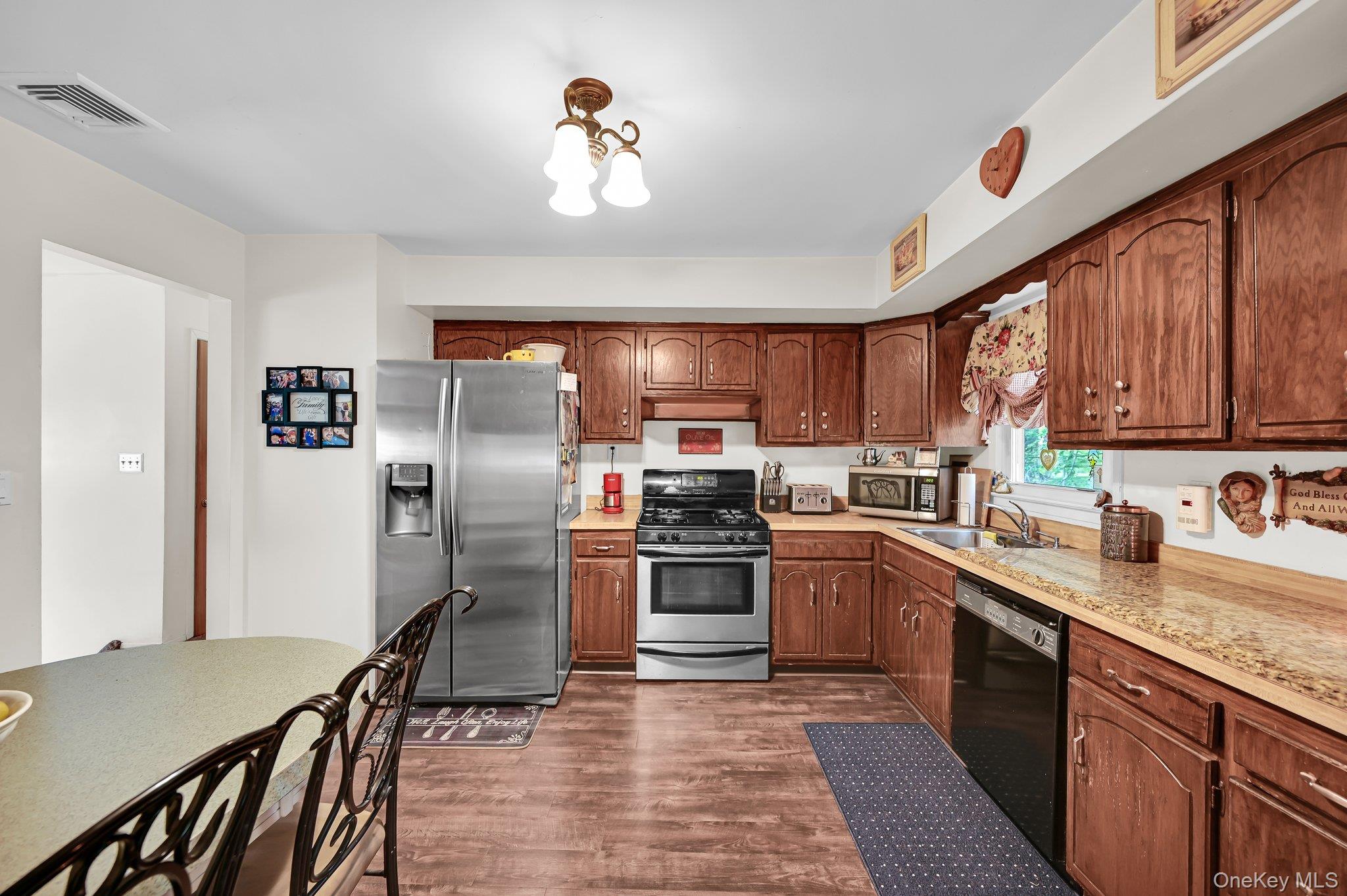 #11 photo, 10 Catawba Drive, West Nyack , NY 10994