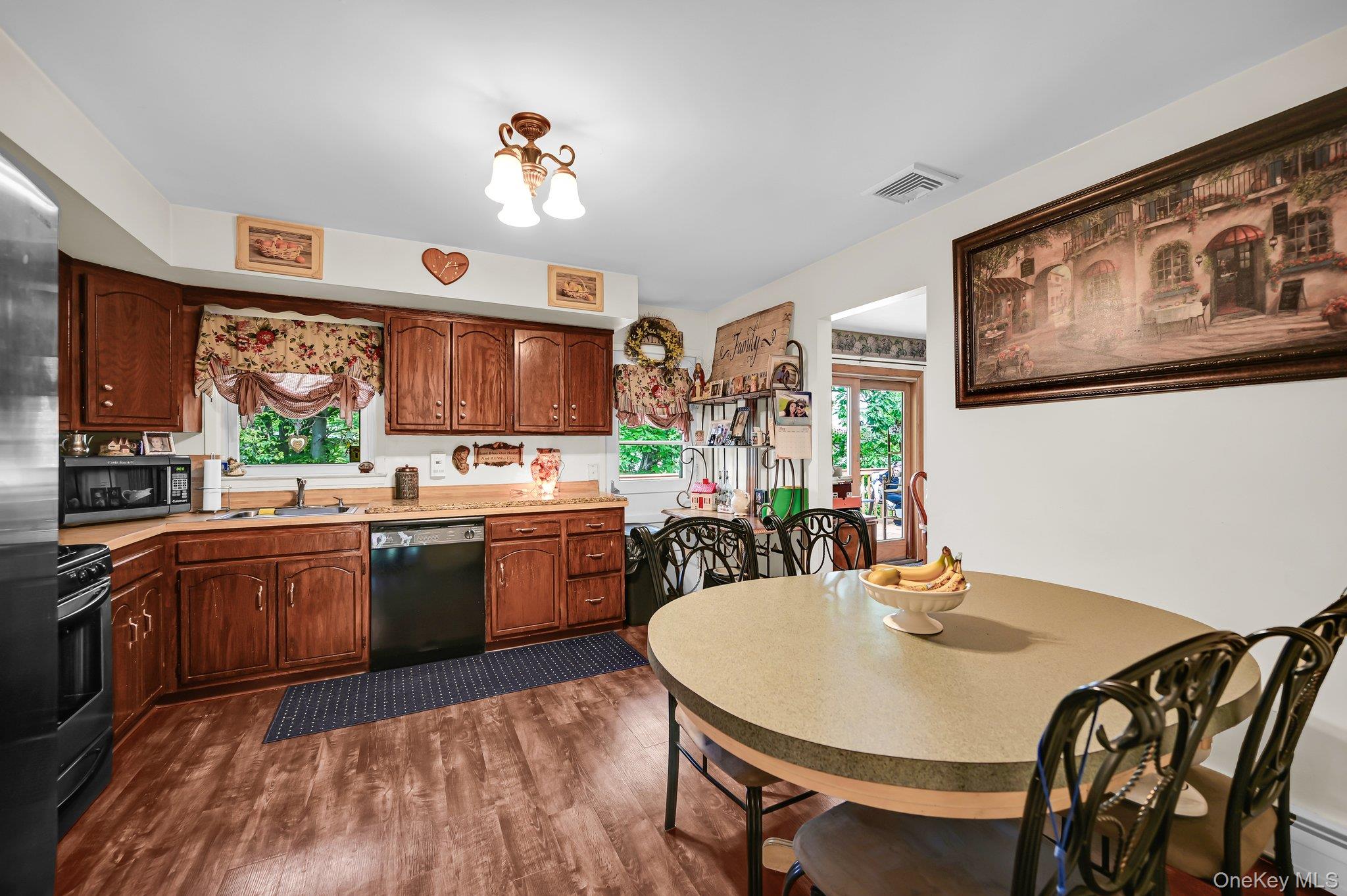 #9 photo, 10 Catawba Drive, West Nyack , NY 10994