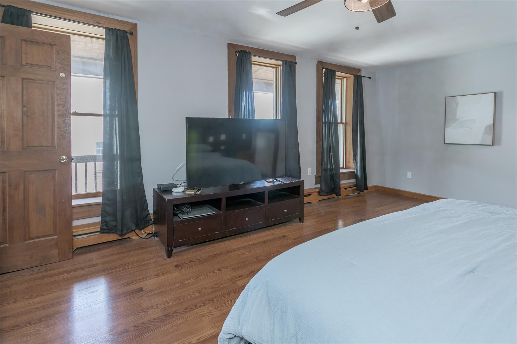 #12 photo, 31 Main, Warwick , NY 10990