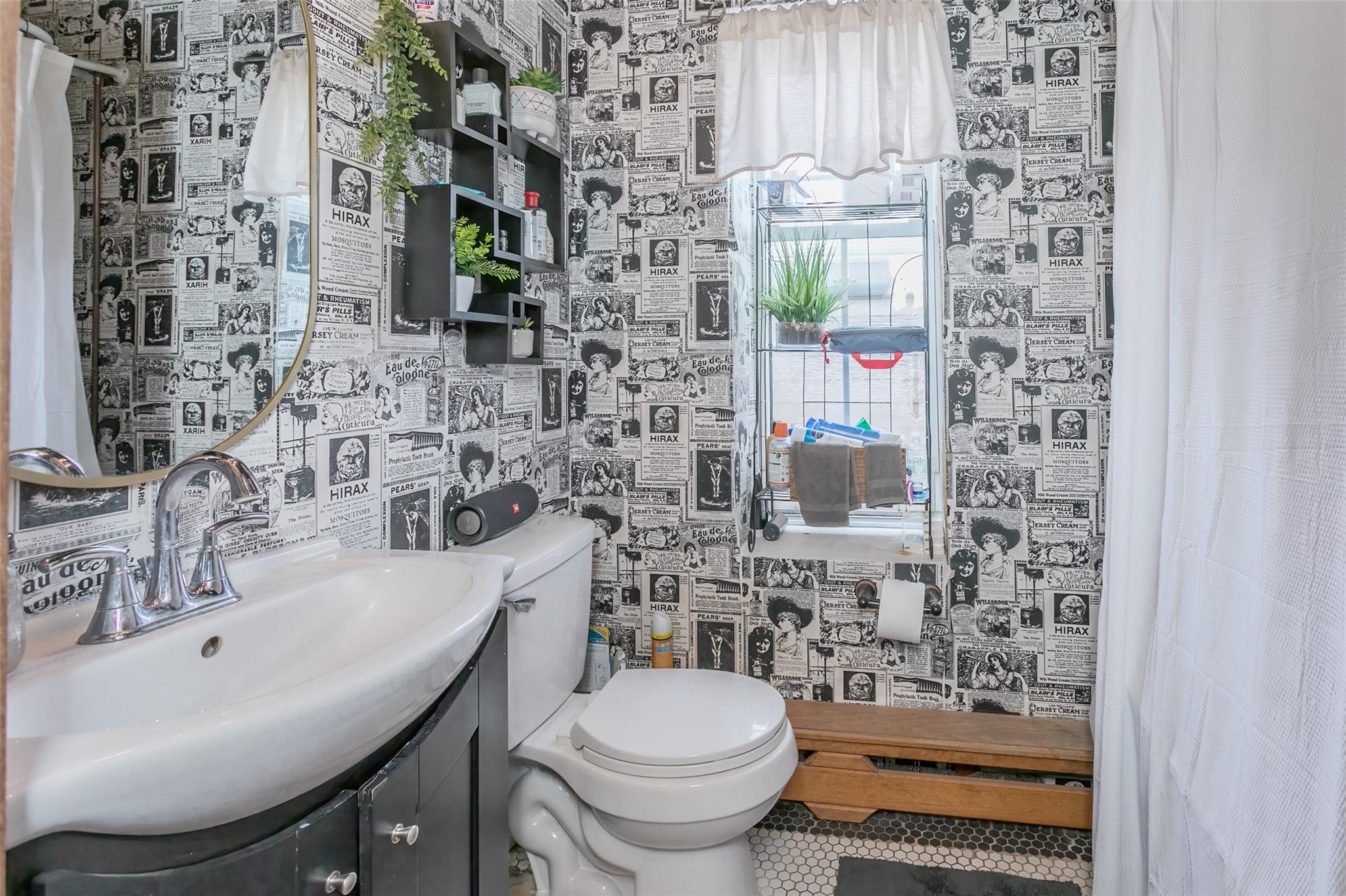 #13 photo, 31 Main, Warwick , NY 10990